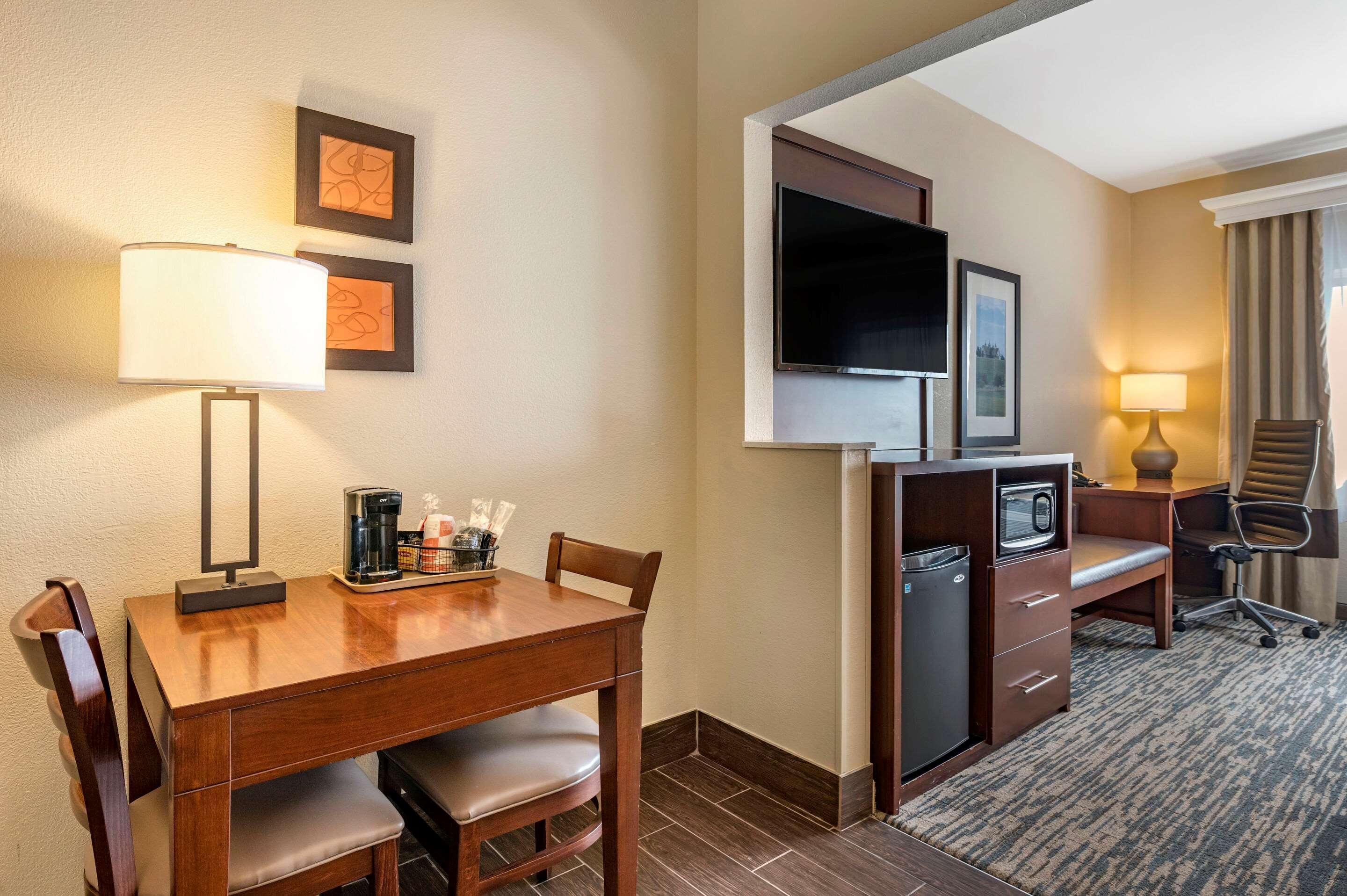 Comfort Suites Keeneland Lexington Buitenkant foto