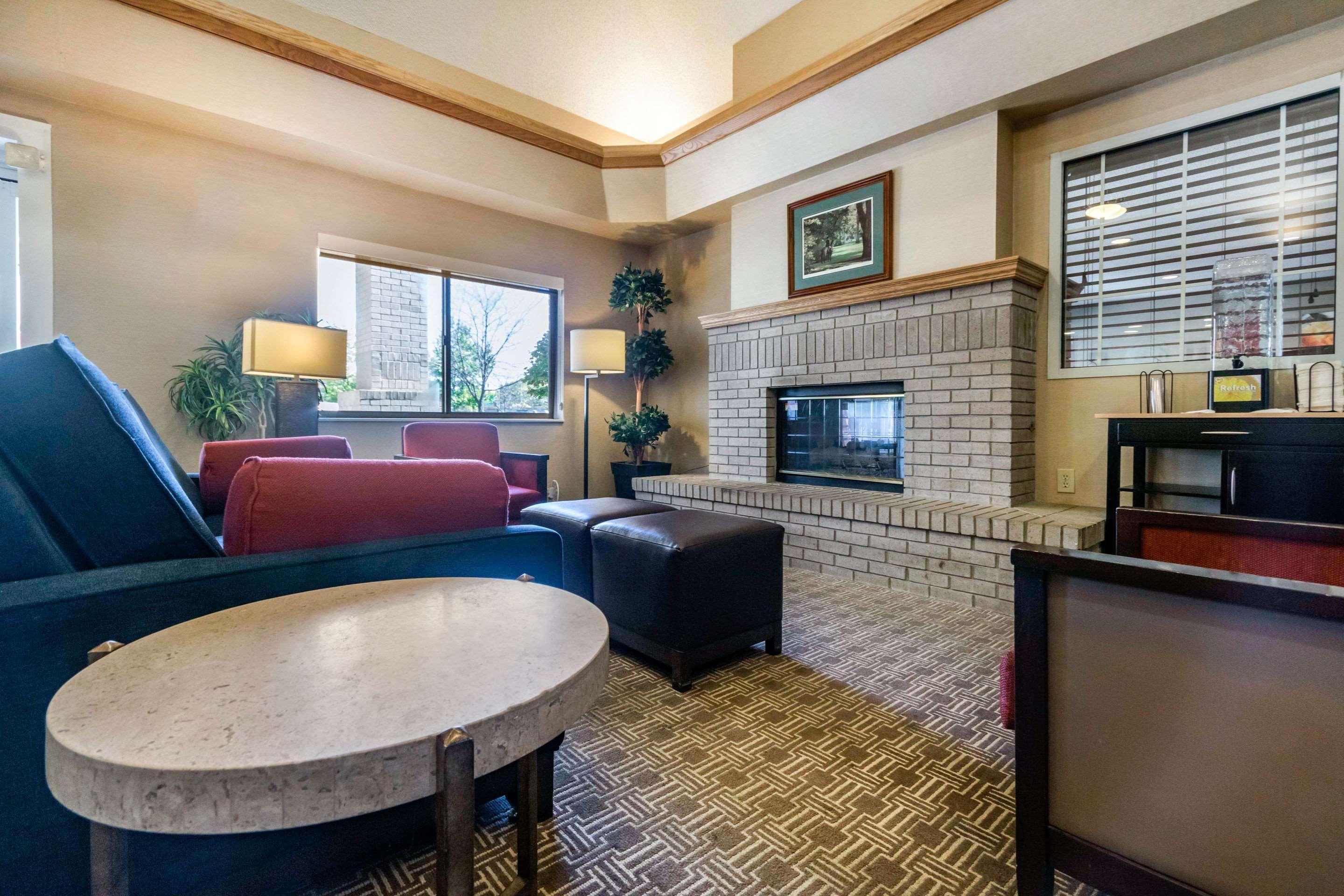 Comfort Suites Keeneland Lexington Buitenkant foto